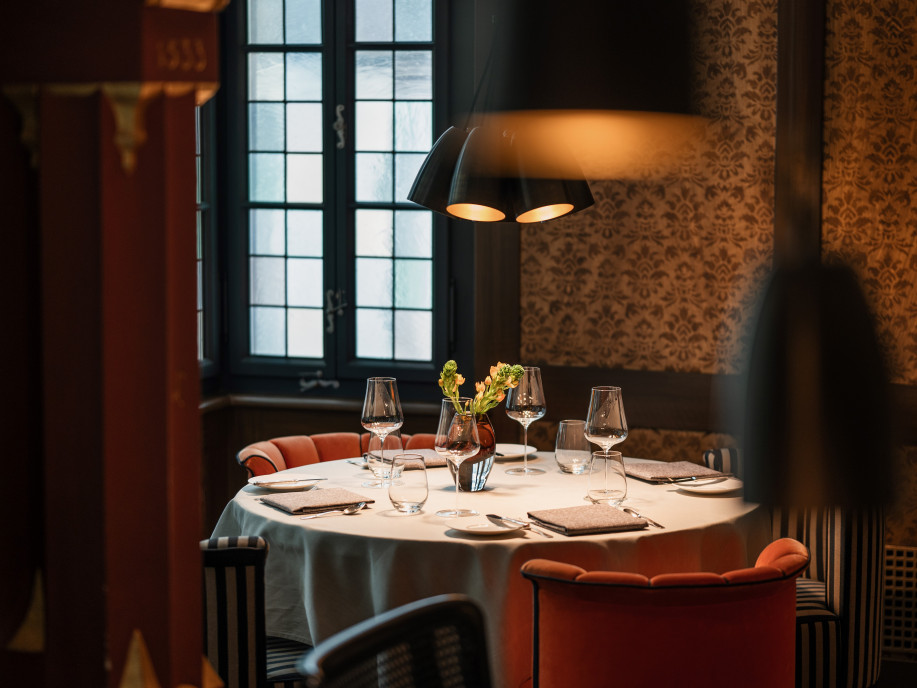ETRR2854-Widder Restaurant
