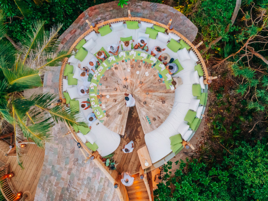 ETRN792 - Flying Sauces