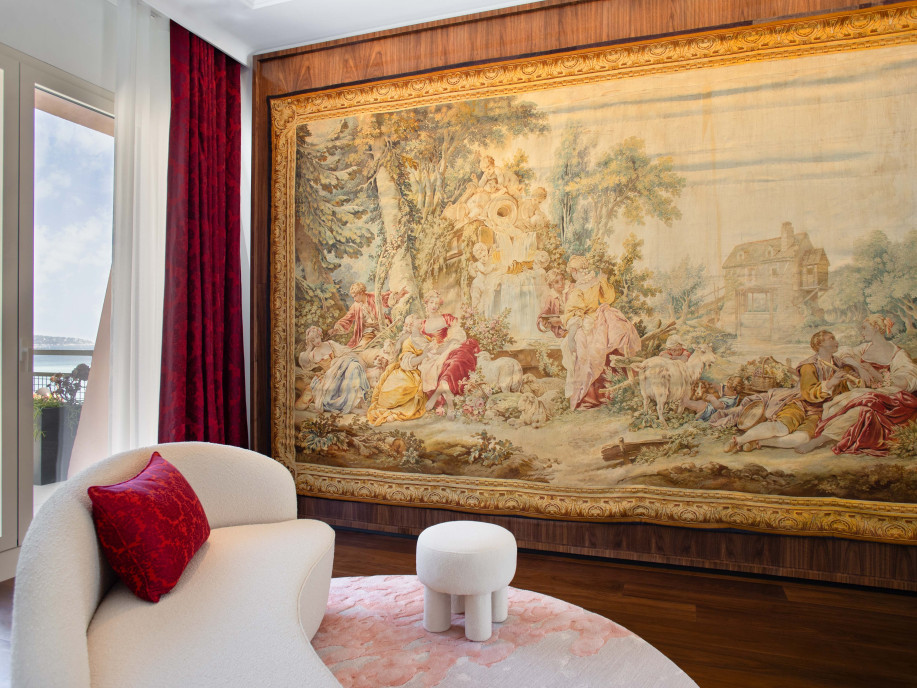 ETHS2504 - The Jeanne & Paul Penthouse Suite, Le Negresco