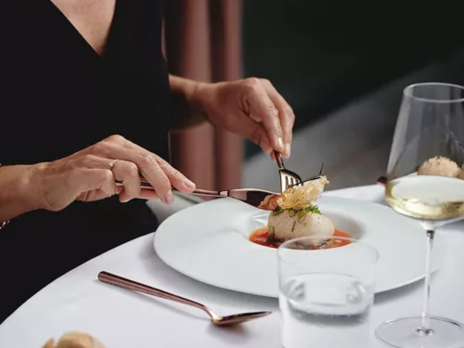 ETRR2454-Castel Fine Dining
